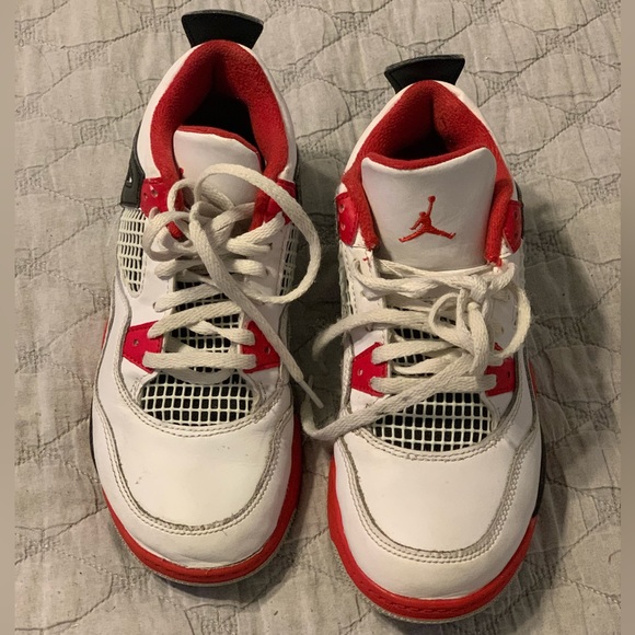 Air Jordan 4 Fire Red. Size 3Y. - Picture 3 of 6